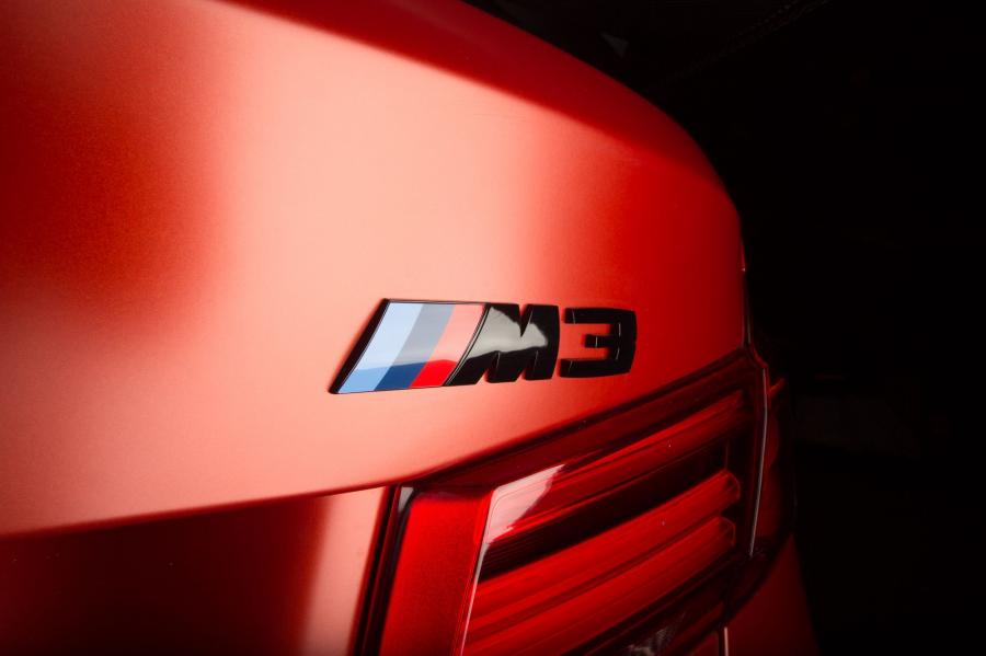 Логотип BMW M3 30 Years American Edition 2017 года  (фото 11 из 34)